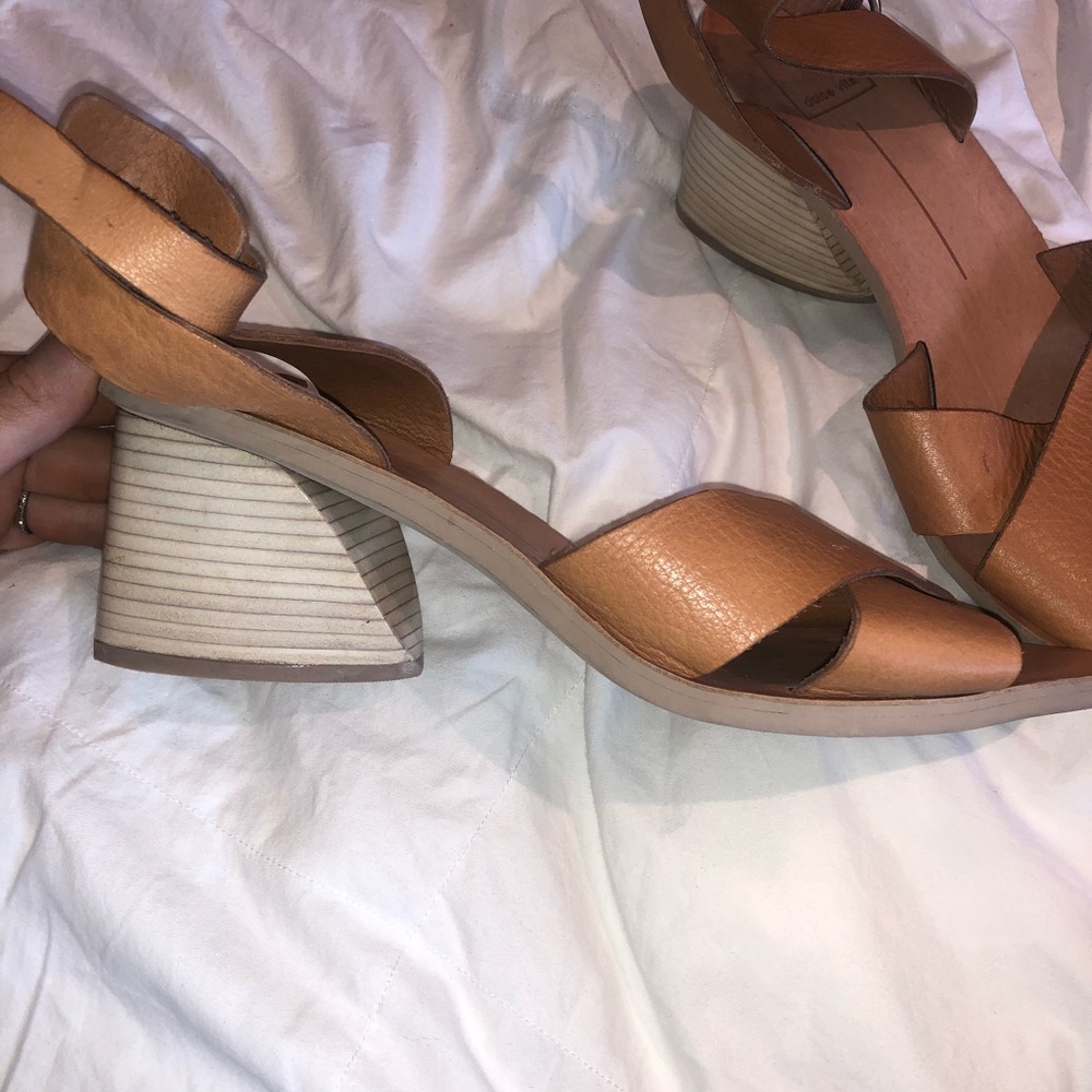 ✨Dolce Vita✨ ankle strap tan heels